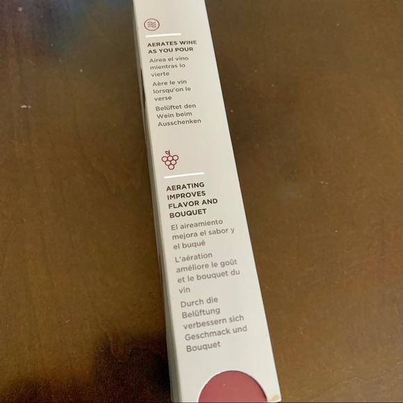 BNIB Rabbit Super Wine Aerator - Picture 3 of 4